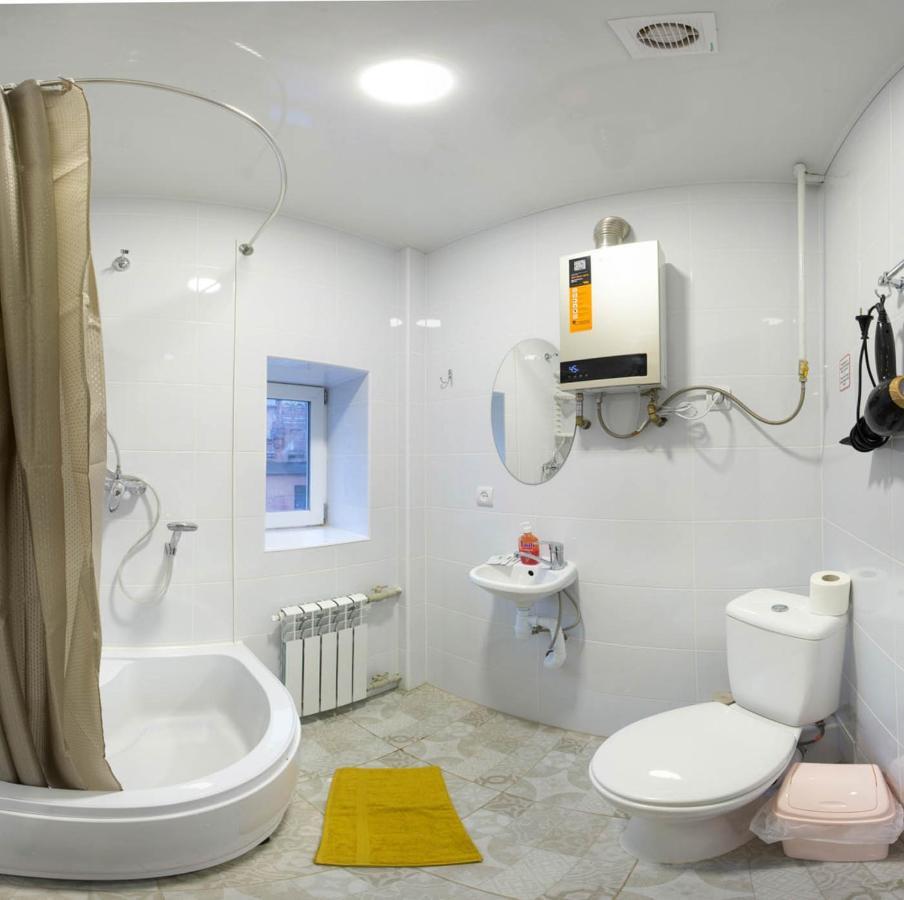 Studio Near Metro Yaroslava Mudroho, Universytet - Mykoly Khvylovoho Str 5-3 คาร์คิฟ ภายนอก รูปภาพ