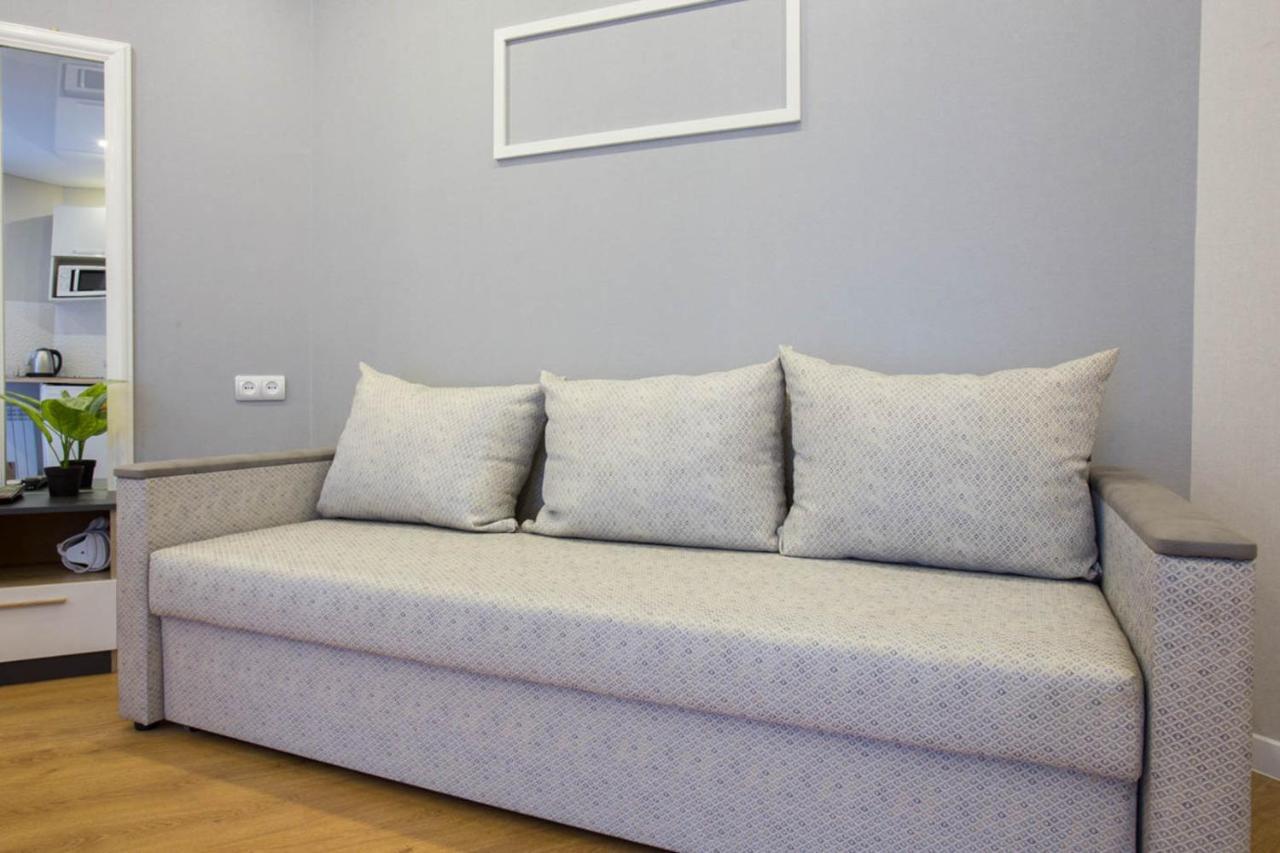 Studio Near Metro Yaroslava Mudroho, Universytet - Mykoly Khvylovoho Str 5-3 คาร์คิฟ ภายนอก รูปภาพ