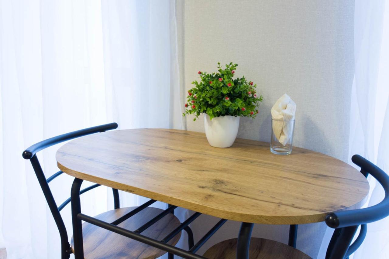 Studio Near Metro Yaroslava Mudroho, Universytet - Mykoly Khvylovoho Str 5-3 คาร์คิฟ ภายนอก รูปภาพ