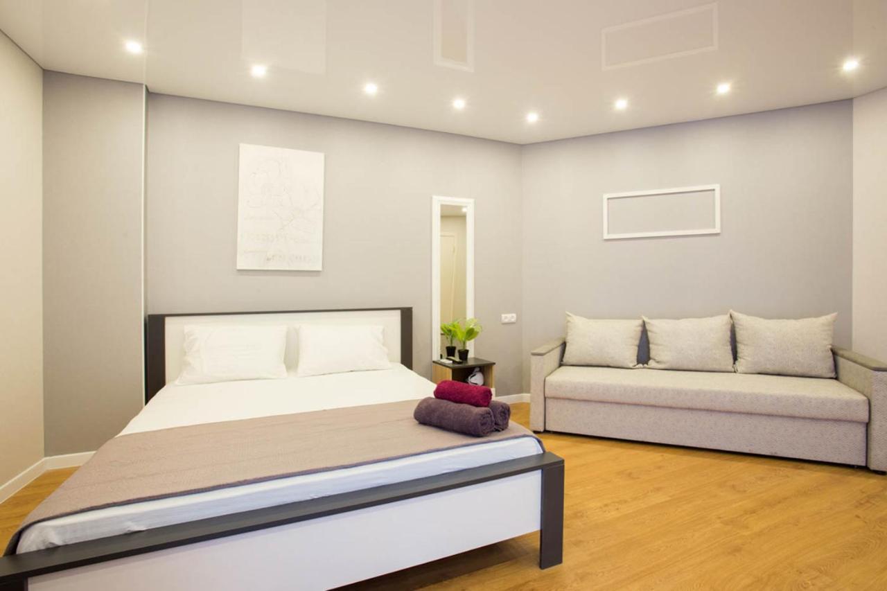 Studio Near Metro Yaroslava Mudroho, Universytet - Mykoly Khvylovoho Str 5-3 คาร์คิฟ ภายนอก รูปภาพ